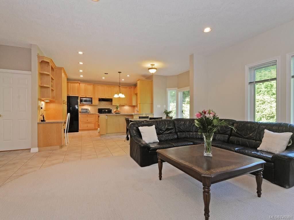 listing image 16049894133004082705