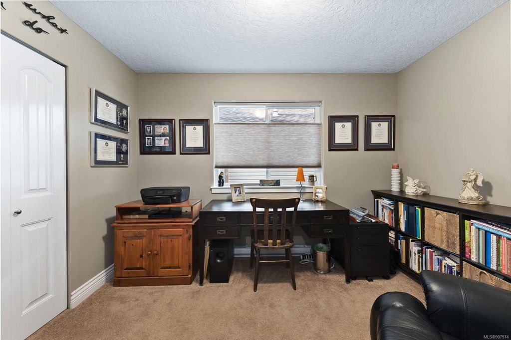 listing image 16043918321628