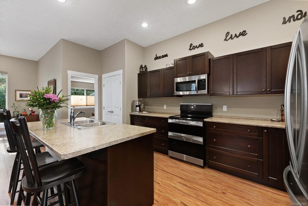 listing image 160428826110