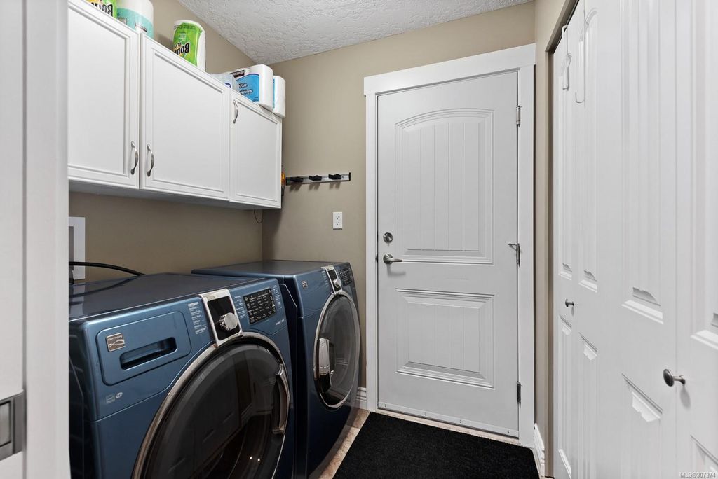 listing image 16042465683525