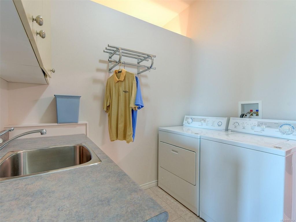 listing image 16043084214642