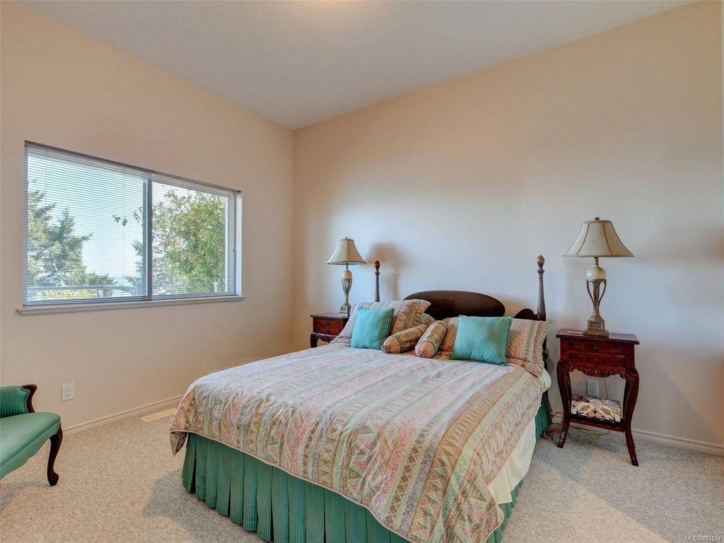 listing image 16043727779189