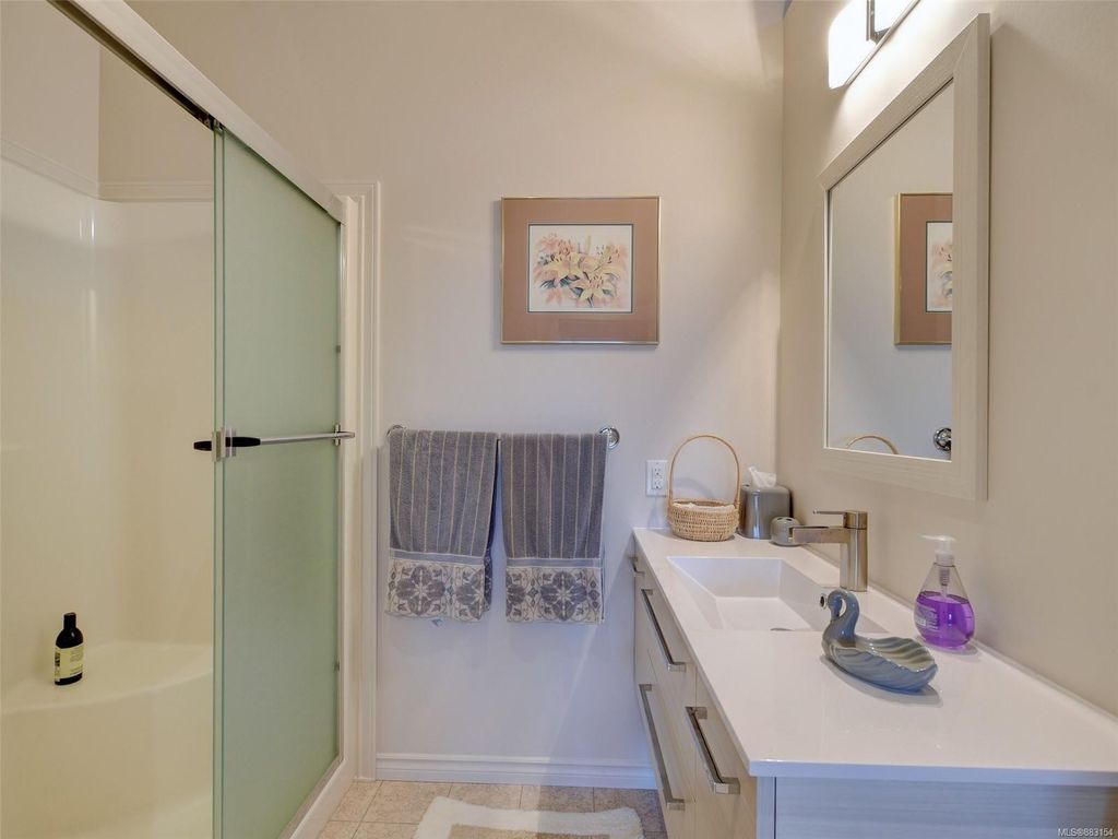 listing image 16041847365961