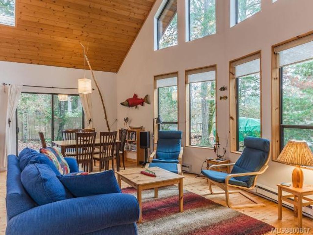 listing image 16041879557923464767