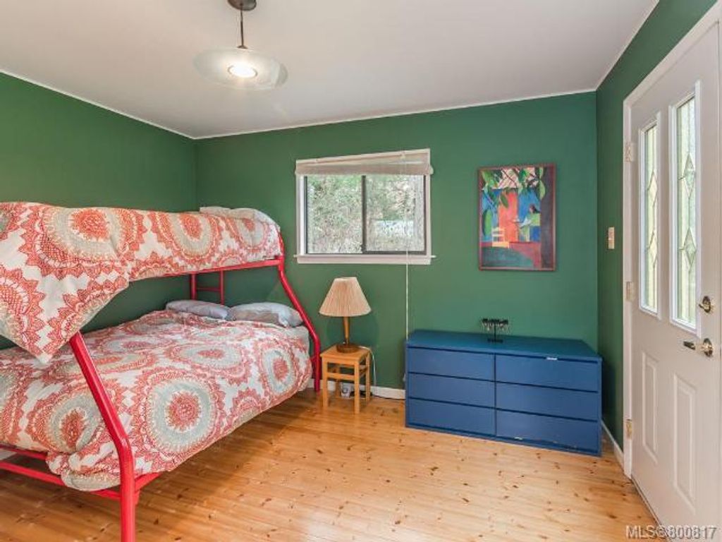 listing image 16041781899402636991