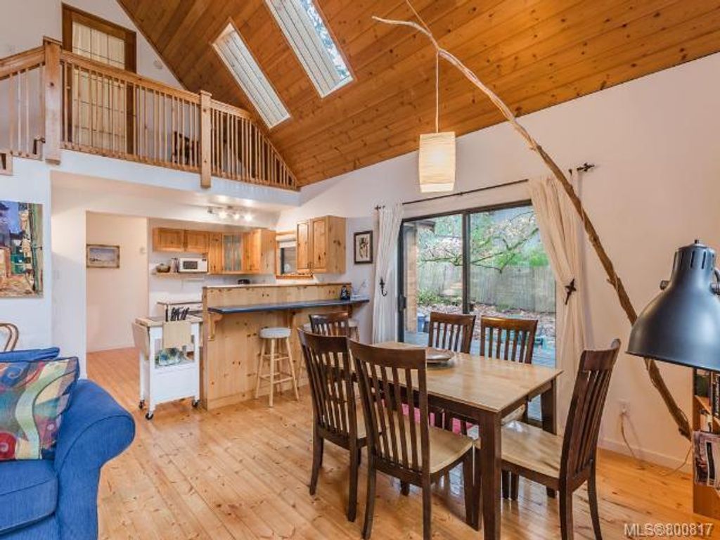 listing image 16048586229680344390