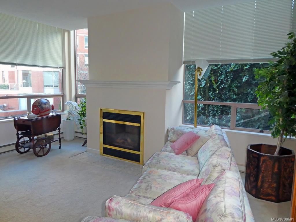 listing image 16041342643871189020