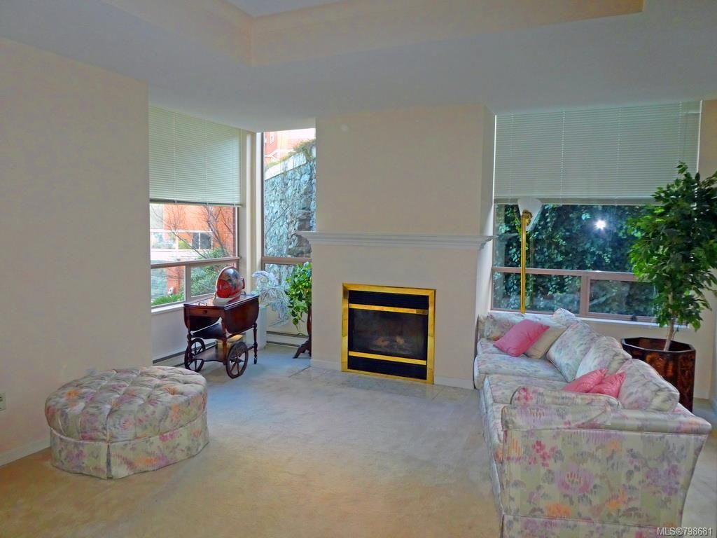listing image 16043311346532990569