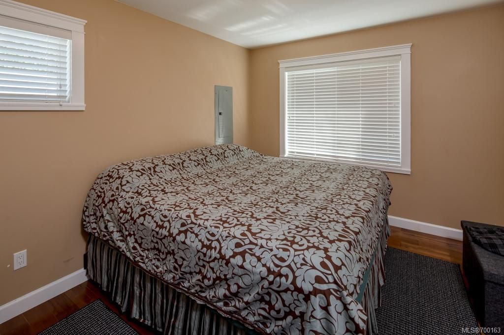 listing image 16047739142280780952