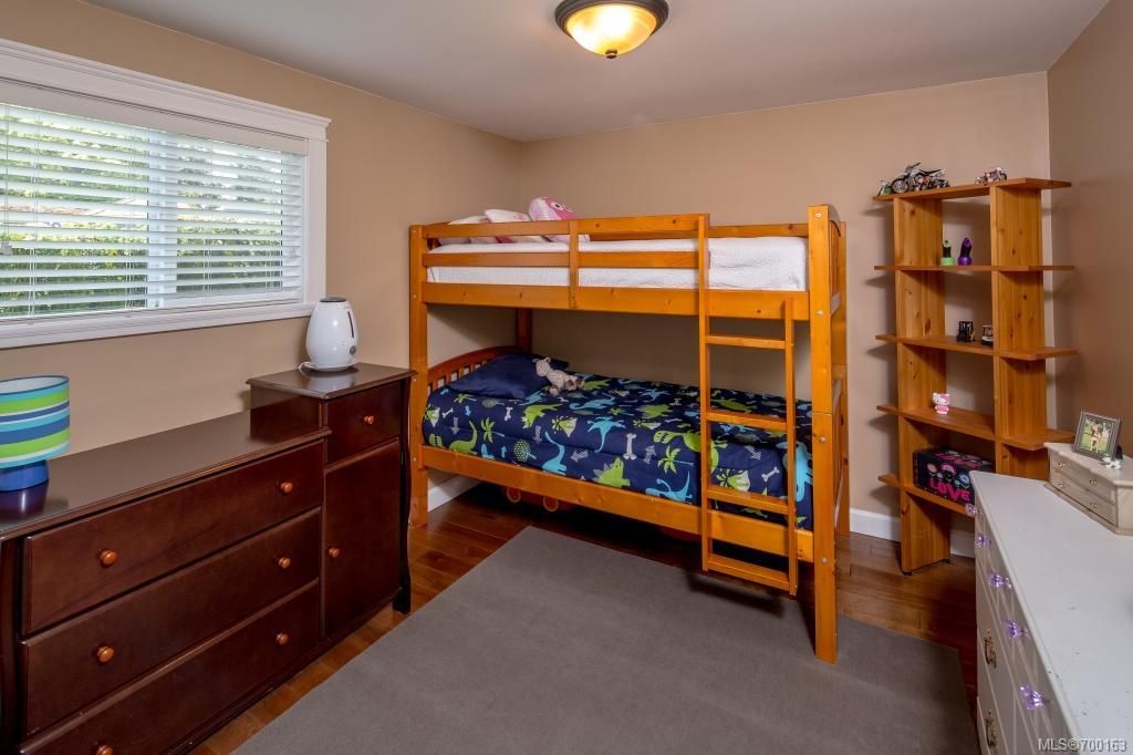 listing image 16047081358237275458