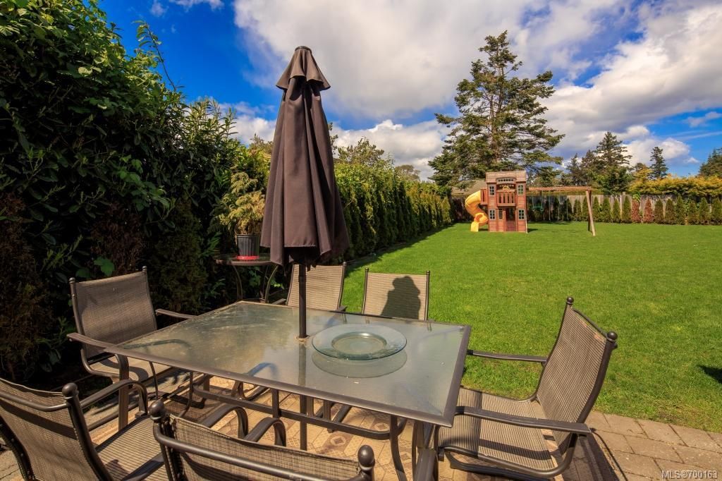 listing image 16042398943475846405
