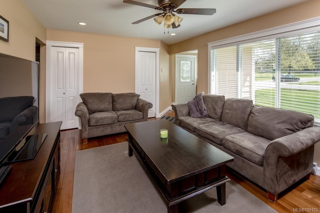 listing image 16046890590801136481