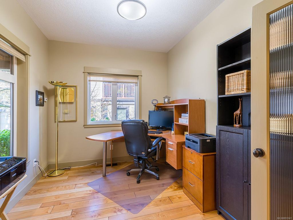 listing image 16043522233592