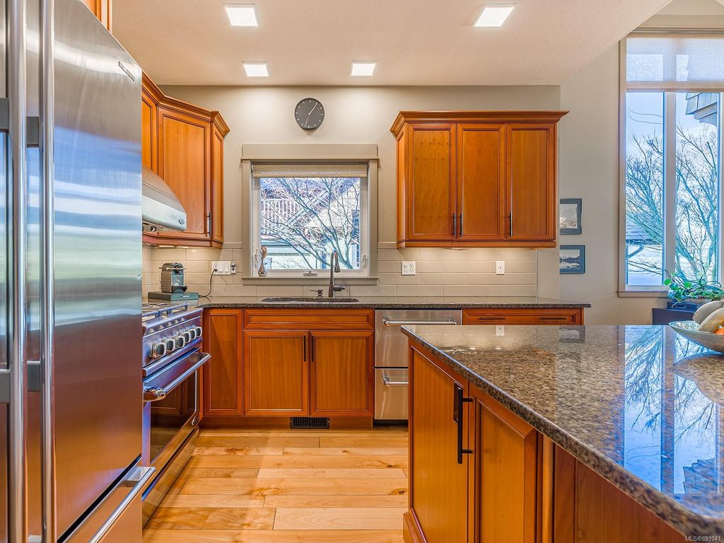 listing image 16041701954072