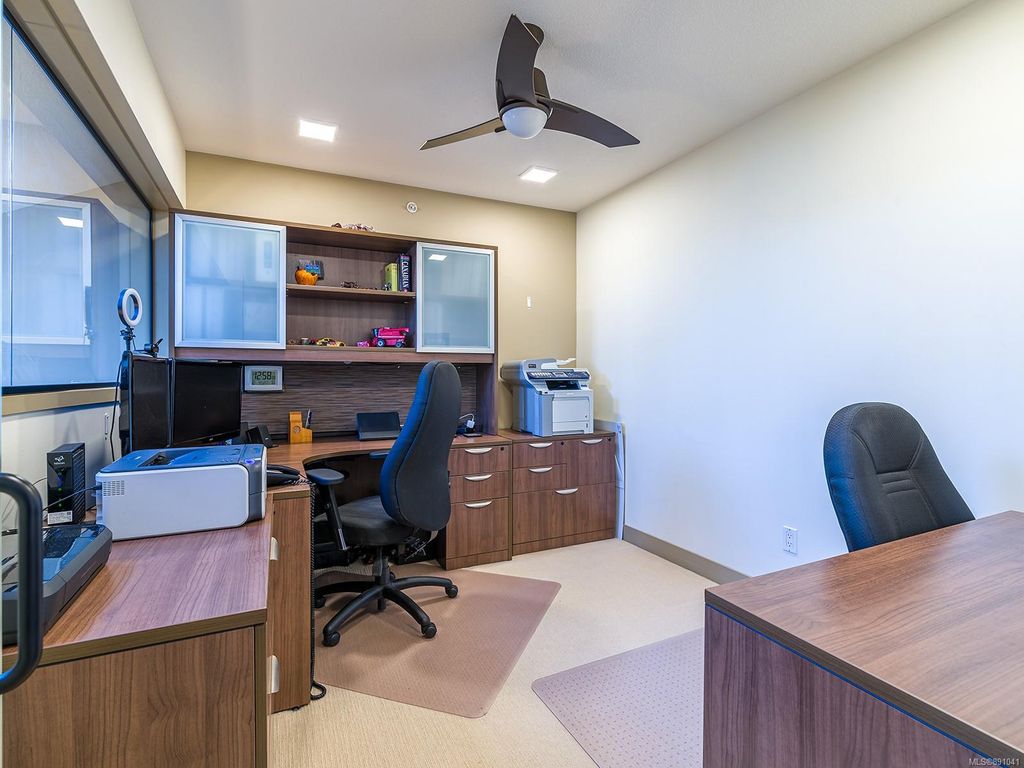 listing image 16041182855993