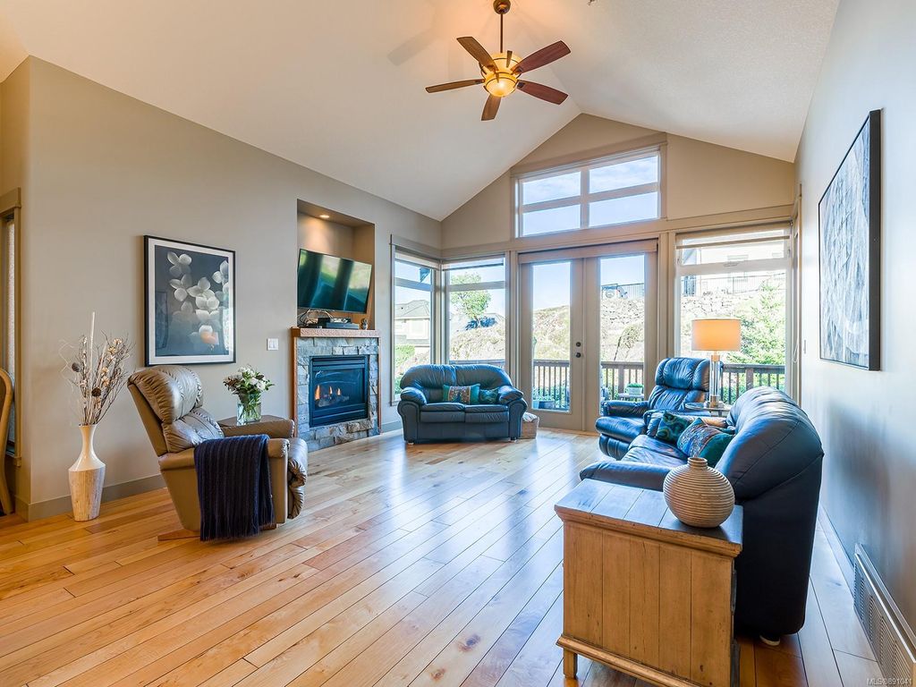 listing image 16043088384255