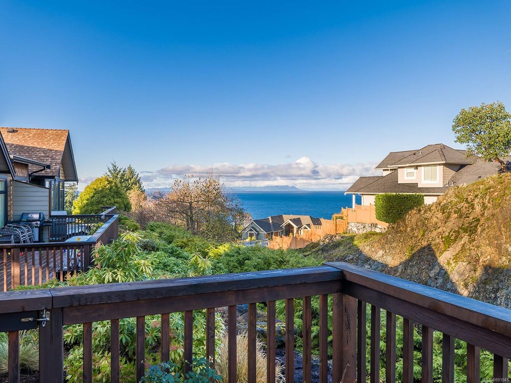 listing image 16042799243759