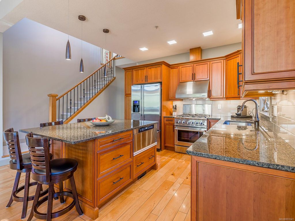 listing image 16044130423715