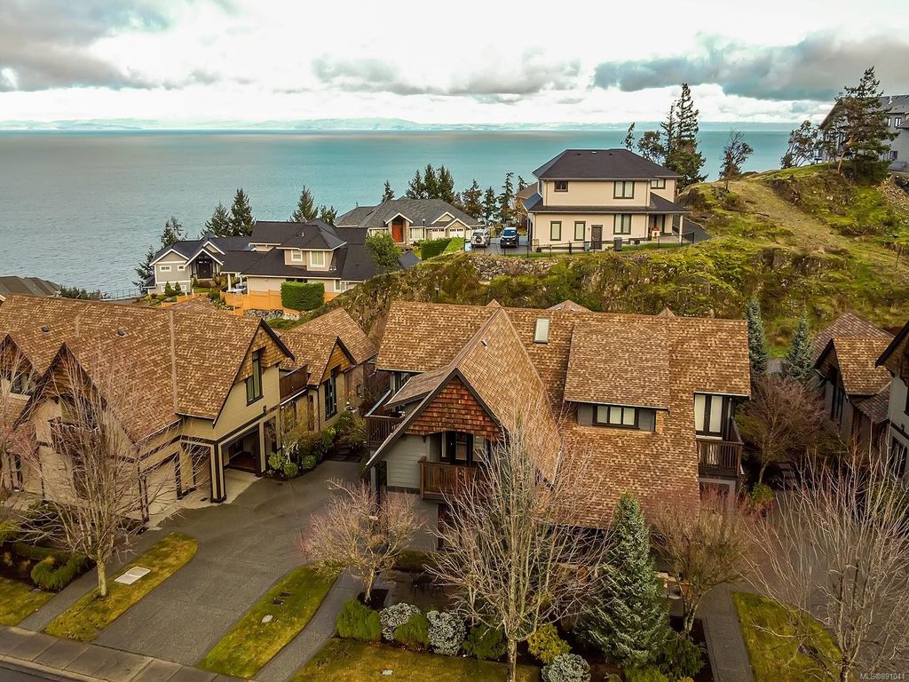 listing image 16042370489402