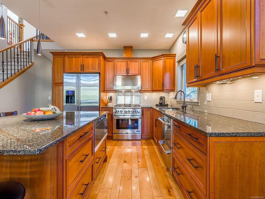 listing image 16043758357217