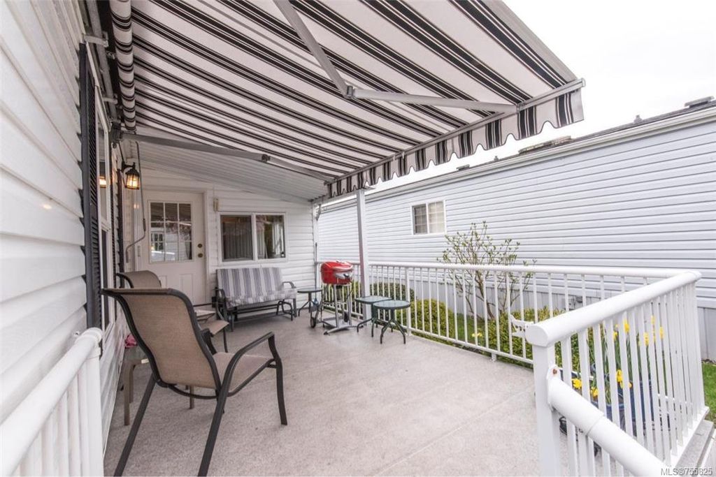 listing image 16044500365092536393