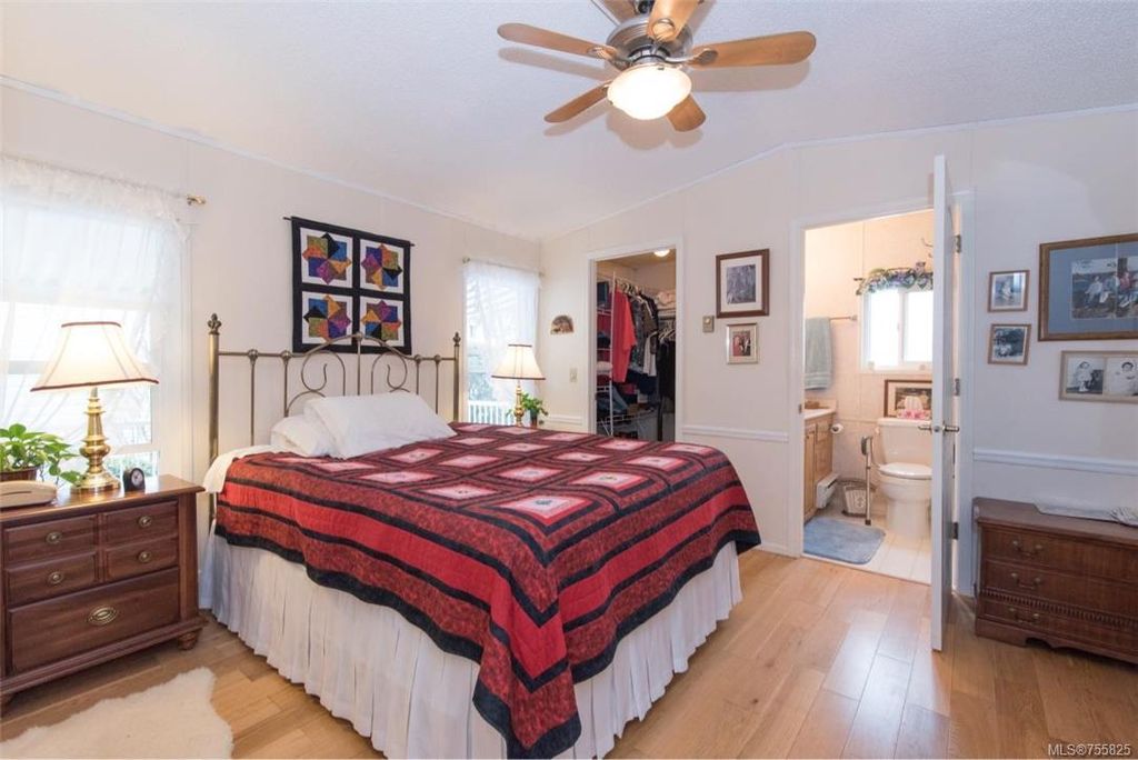 listing image 16049480139687346181