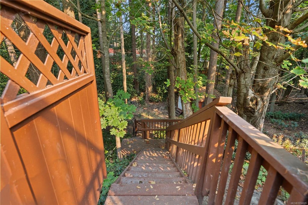 listing image 16048959303636670801