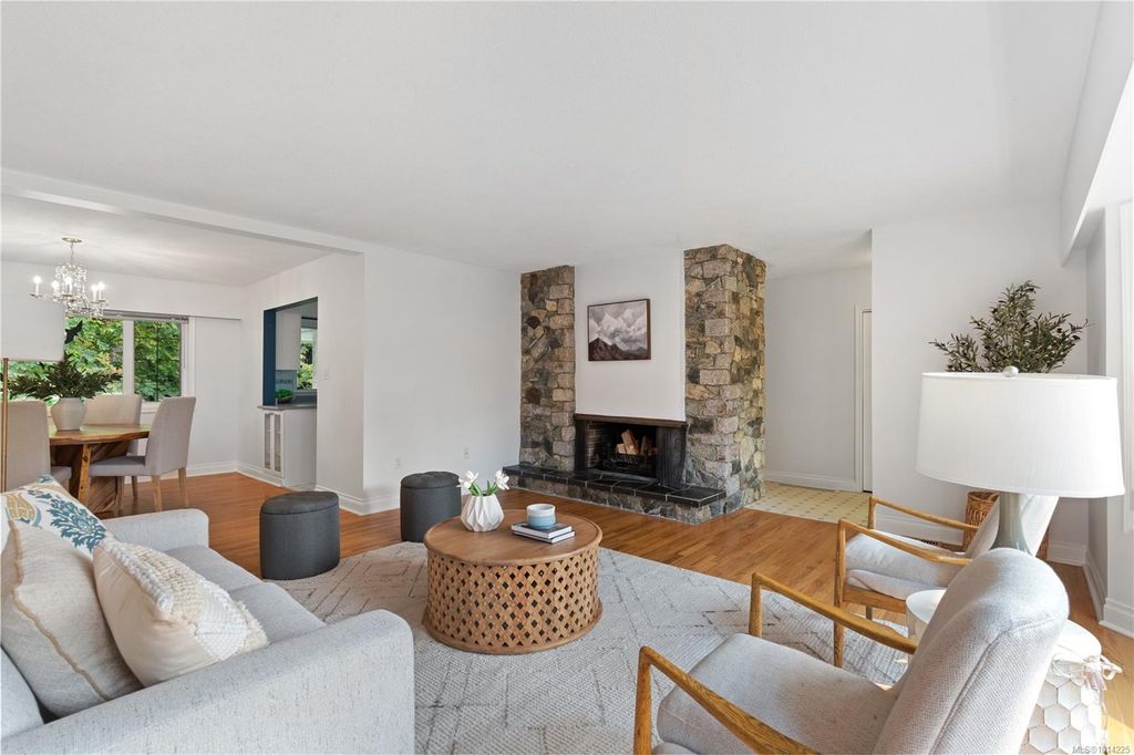 listing image 16048358504555163909