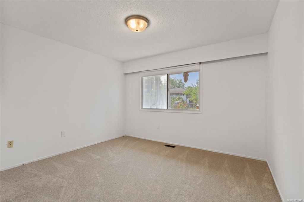 listing image 16048494604673065810