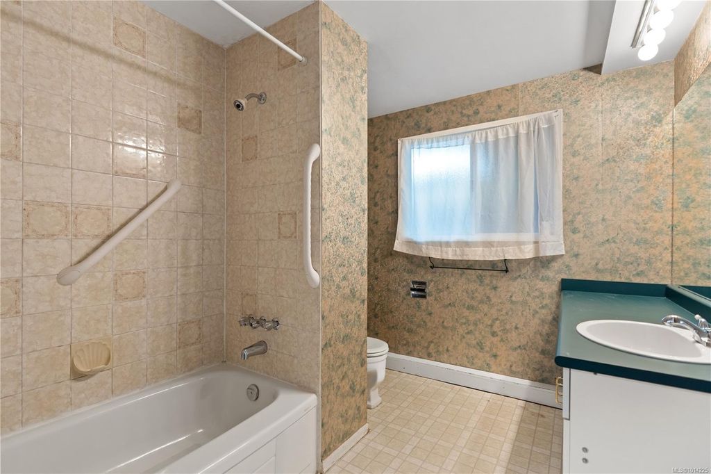 listing image 16043302908338700594