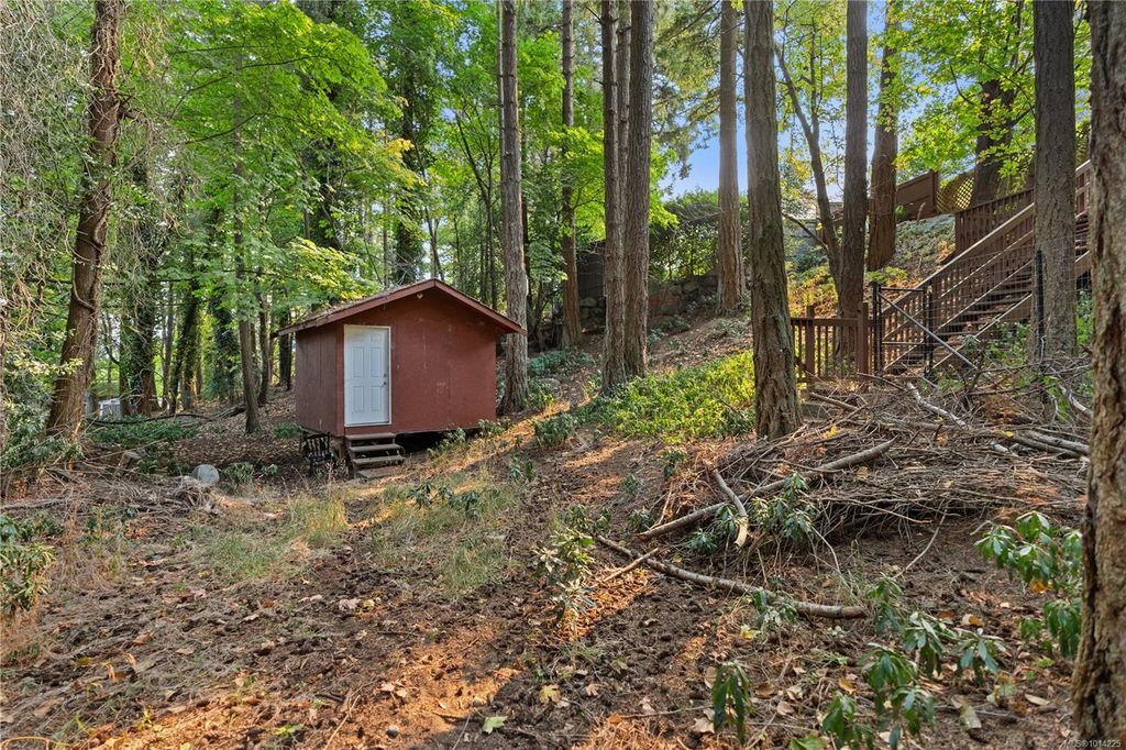 listing image 16045851868091940866