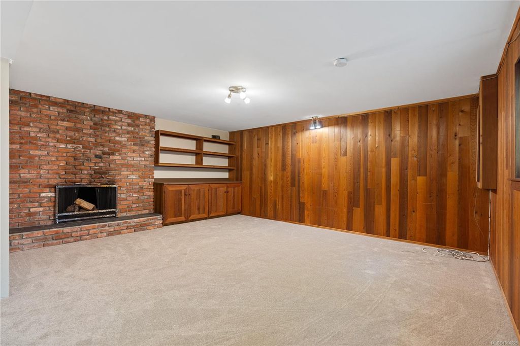 listing image 16044783597247161313