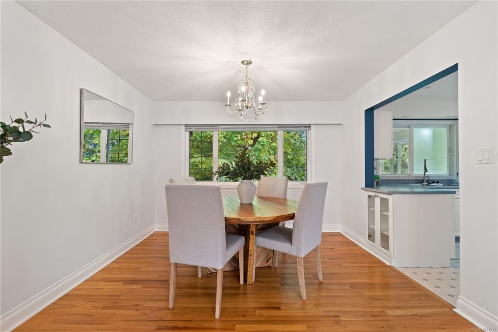 listing image 16045765555017680288