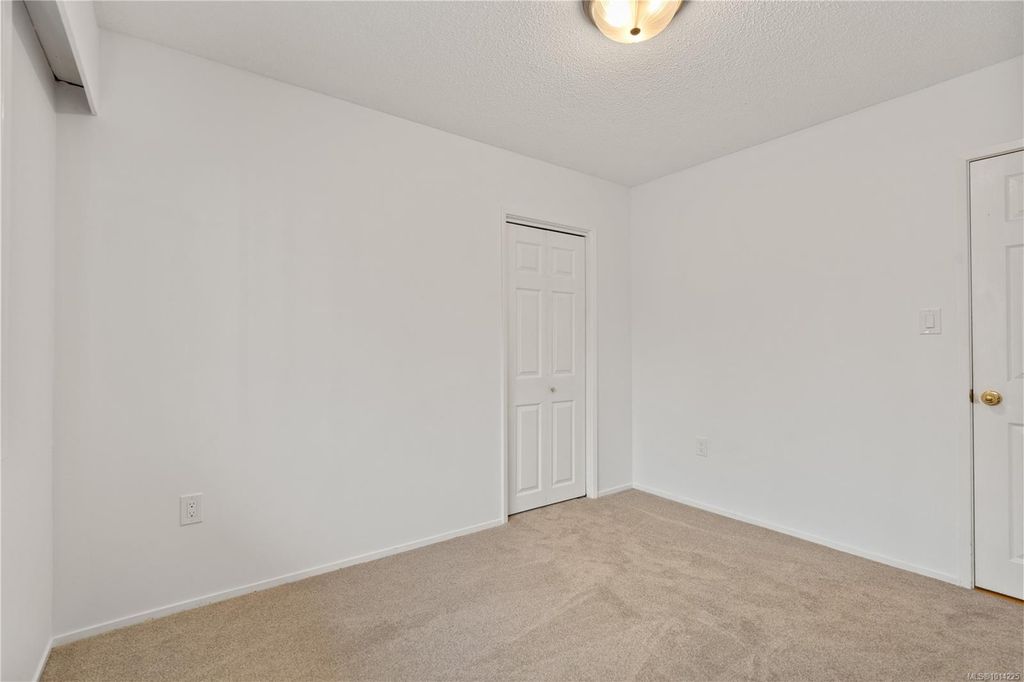 listing image 16045957218342574065