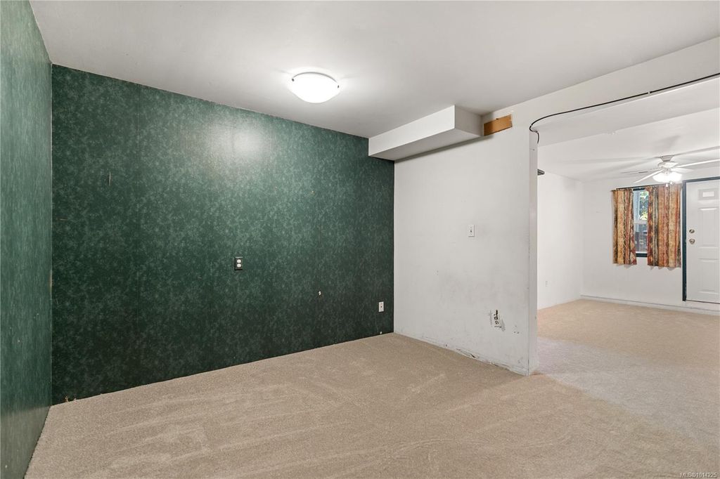 listing image 16041566239916888962