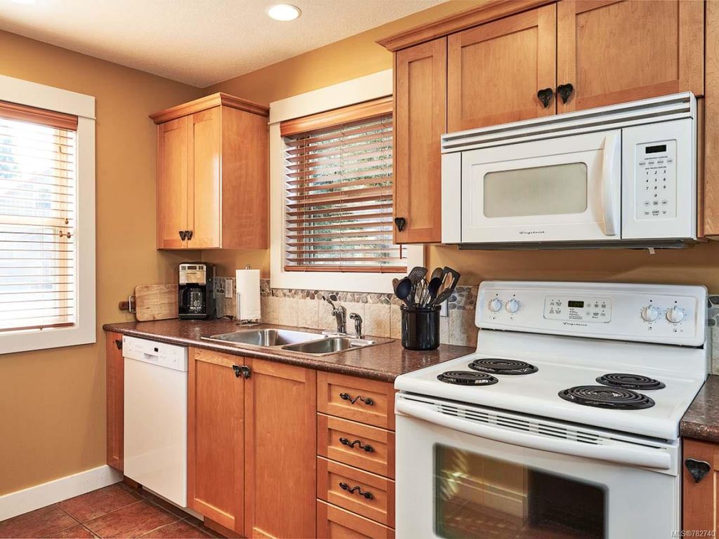 listing image 16048392263488978241