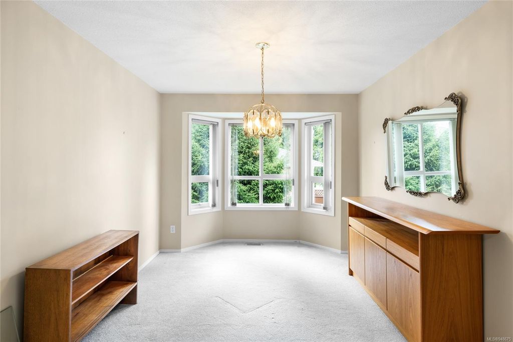 listing image 16041927657160410275
