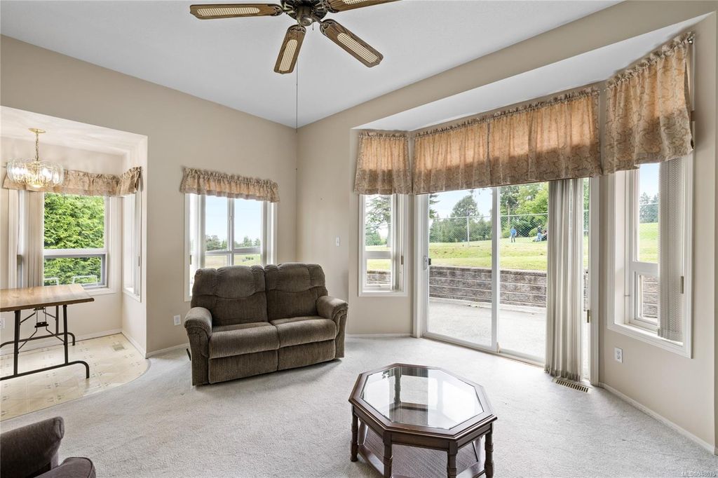 listing image 16049840851201340658