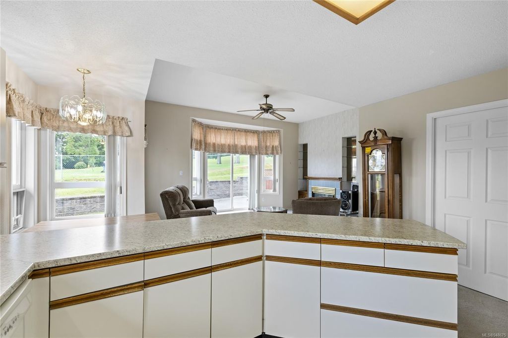 listing image 16049862996686591537