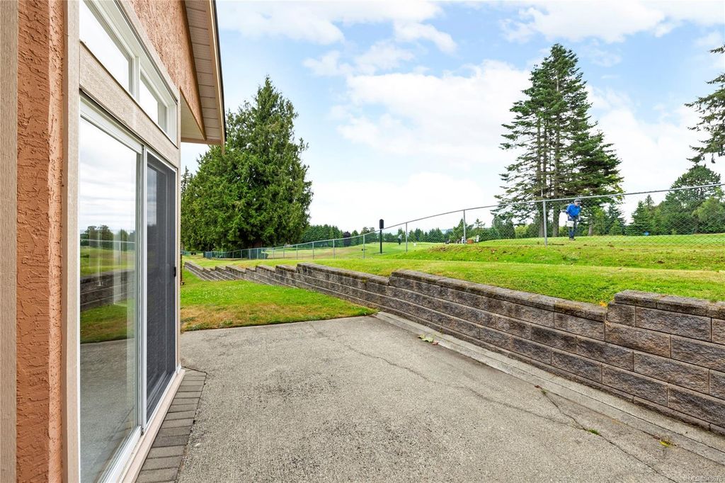 listing image 16048018829189809720