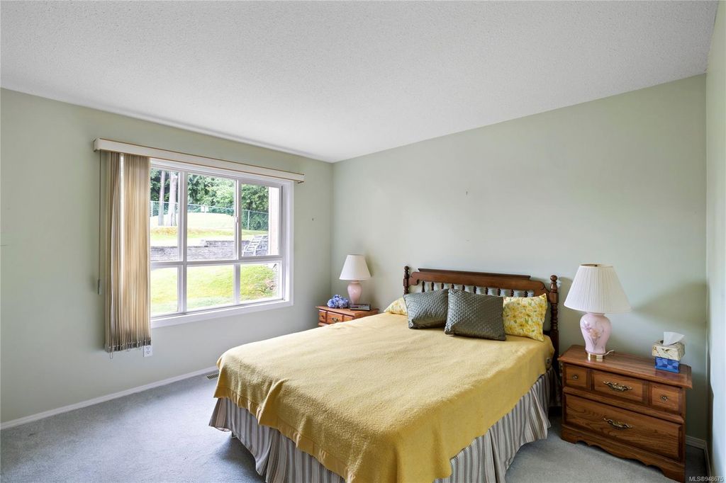 listing image 16049402524525995753