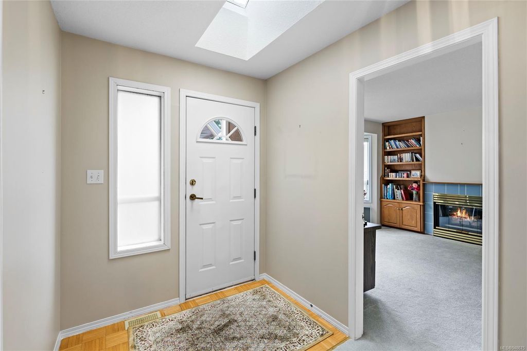 listing image 16041105787958915570