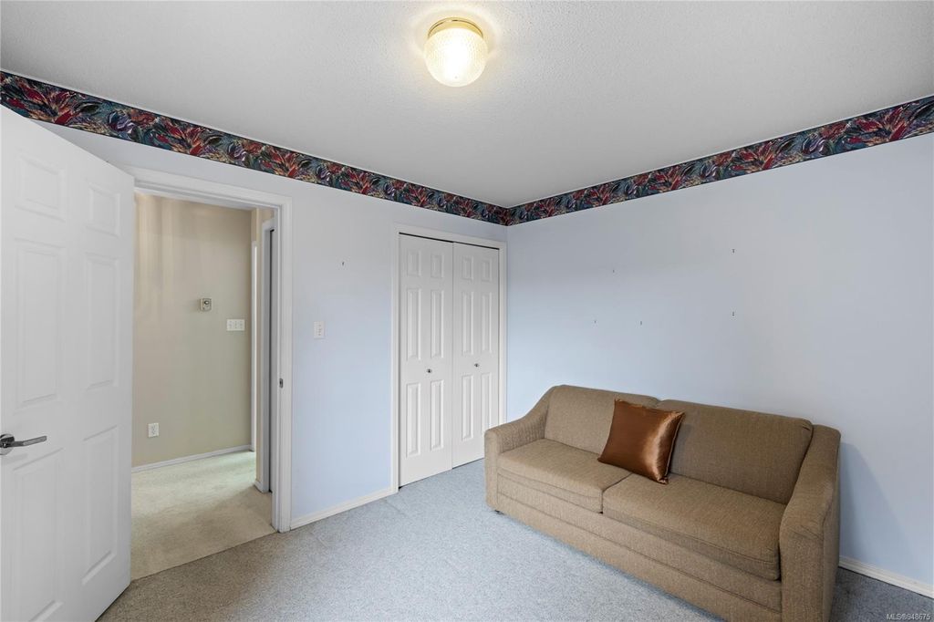 listing image 16047882912393171467