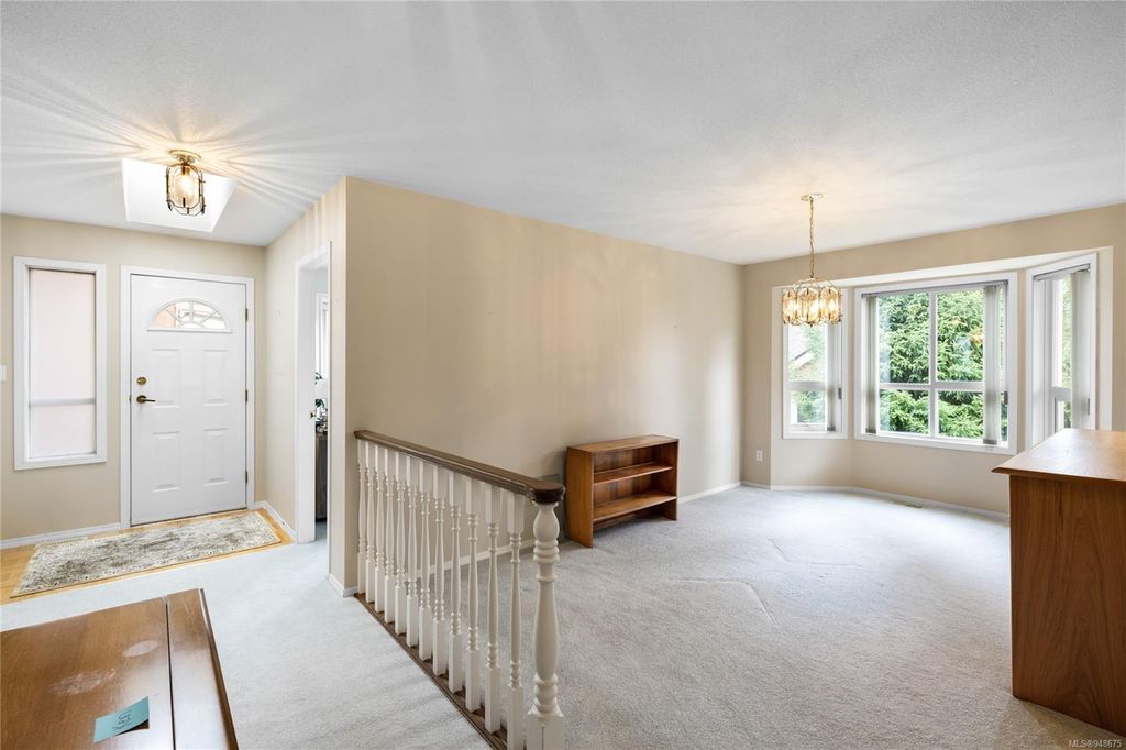 listing image 16046642506476392995