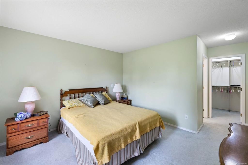 listing image 16049867992350910038