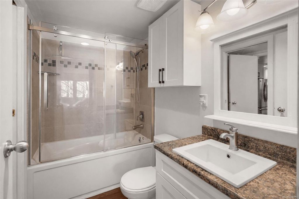 listing image 16042557333147630450