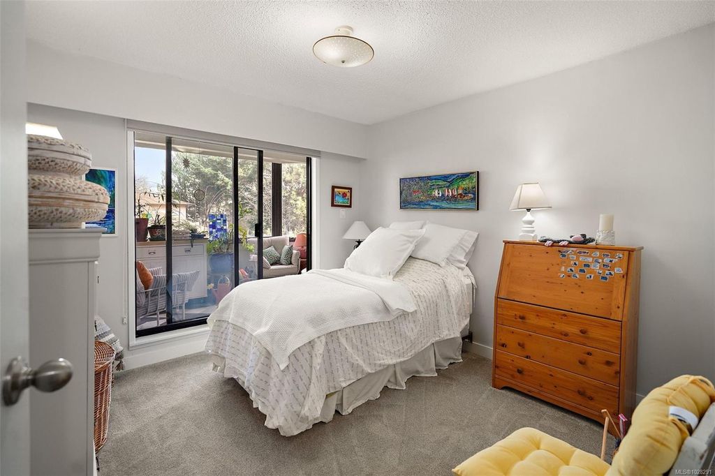 listing image 16043955467078841419