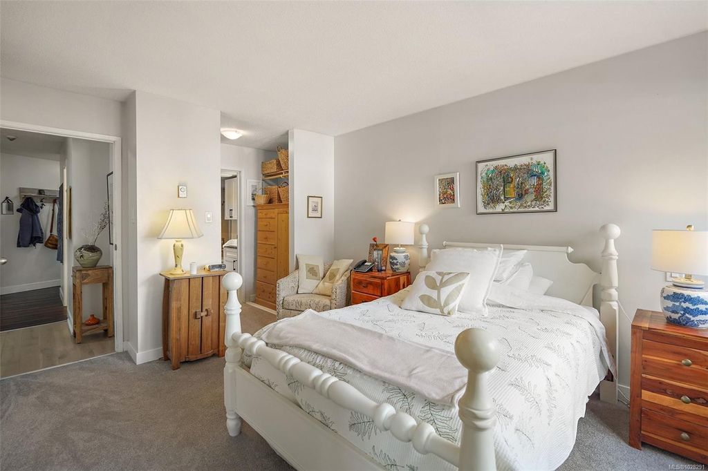 listing image 16049395052287911991