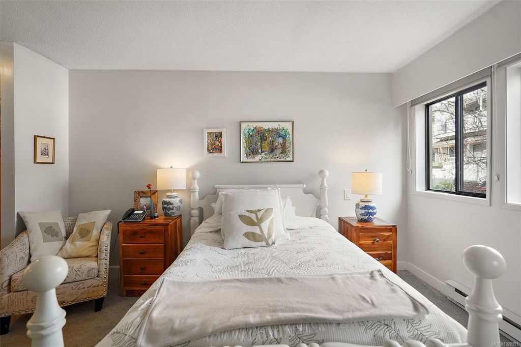 listing image 16044137966481429416