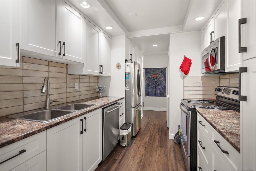 listing image 16049240800623879106